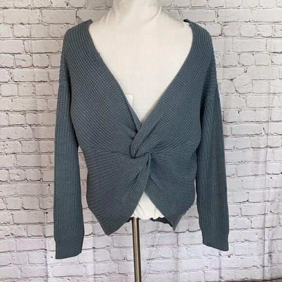 Woman’s cross back sweater - Picture 6 of 12